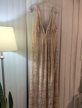 XL NWT, Lulu's Lace Maxi Dress in Blush And Ivory